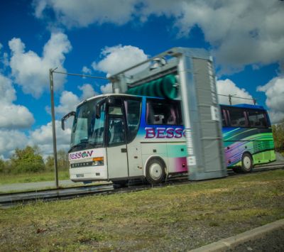 Portique de lavage bus